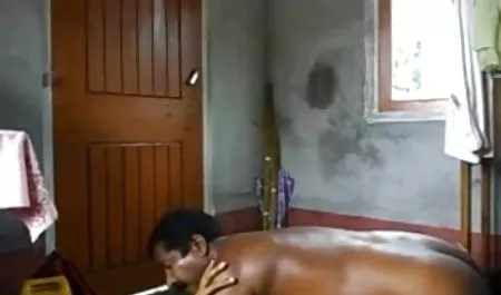 फूले हुए लंड ने श्यामला की हिंदी फिल्म पिक्चर सेक्सी एड़ी हिलाई