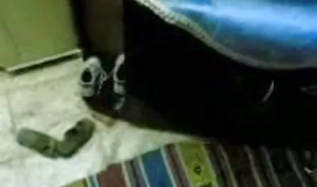 दुबला आदमी ब्लू पिक्चर हिंदी ब्लू पिक्चर एक लड़की एक बड़ा गधा के साथ fucks