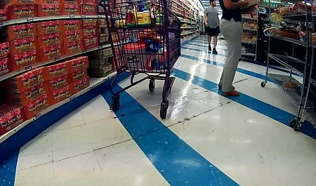 युगल कैमरा सेट करता है और होम सेक्स पिक्चर का वीडियो पोर्न लेता है