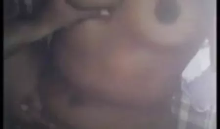 मोटी कुतिया किसी प्रिय व्यक्ति के डिक की सवारी करती है हिंदी में सेक्सी फिल्म दिखाएं