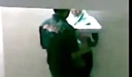 कॉलेज के बच्चे सेक्सी पिक्चर वीडियो में सेक्सी वीडियो में को एक मुखौटा पहनाया गया और शुक्राणु से भर दिया गया