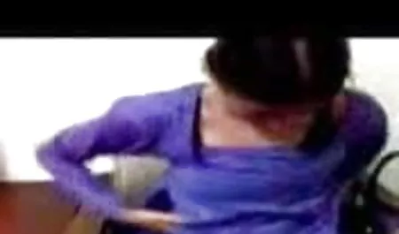 दोस्त ने अपने युवा पड़ोसी को एक कप कॉफी के लिए आमंत्रित बॉलीवुड सेक्सी पिक्चर किया, और अंत में उसे सेक्स के लिए बोला और बिस्तर पर गड़बड़ कर दिया