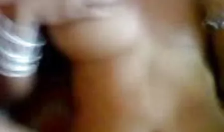 उसकी सेक्सी पिक्चर दिखाइए वीडियो में सेक्सी बड़ी गांड में एक कुतिया को चोदता है