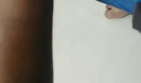 एशियाई लड़की उसके सेक्स पिक्चर वीडियो के साथ मुंह में शुक्राणु ले जाती है और दस्ताने से सह लेती है