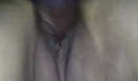 श्यामला जान कैमरे पर पोज़ सेक्सी पिक्चर पिक्चर हिंदी देती है