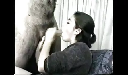 श्यामला मोनिका ने एक मुखौटा के सेक्सी मूवी पिक्चर हिंदी नीचे अपना चेहरा छिपा लिया और एक सदस्य से शुक्राणु को चूसा