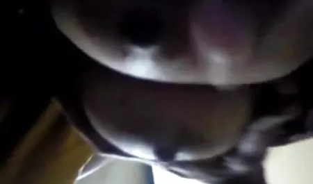 गॉर्जियस गर्ल के बड़े बूब्स बीपी सेक्स फिल्म पर पुरुष cums