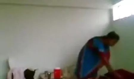 करोल लिलियन ने सेक्सी पिक्चर वीडियो में दिखाइए पेंटीहोज में गड़बड़ कर दिया