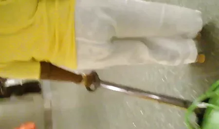 परिपक्व दोस्त एक पूल टेबल पर एक एशियाई लड़की सेक्स हिन्दी पिक्चर को चाटता है