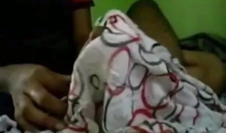 सेक्सी Riani एक कुर्सी पर उसकी बालों सेक्सी पिक्चर वीडियो में दिखाइए वाली बिल्ली छूत