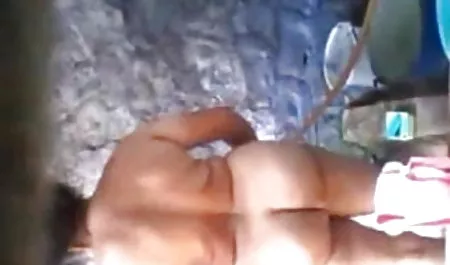 किसी वीडियो में सेक्सी पिक्चर वीडियो में टेढ़े-मेढ़े तहखाने में डूबा हुआ उँगलियाँ