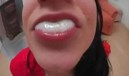 ऑपरेटर एक अनुभवहीन मॉडल के साथ अगले कास्टिंग को हटा देता है जो काम की तलाश में था और आदमी उसे हिंदी में सेक्सी पिक्चर दिखाएं चोदने के लिए तैयार था और अंत में उसके पेट और क्रॉच पर सह