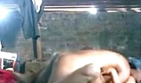 रायलीन और नताशा एक-दूसरे को सेक्सी ब्लू हिंदी रगड़ते हैं