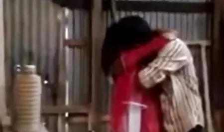 श्यामला गोरा के लिए निर्देश देती है कि पेन के साथ सदस्य के साथ कैसे काम हिंदी पिक्चर फिल्म सेक्सी वीडियो में किया जाए