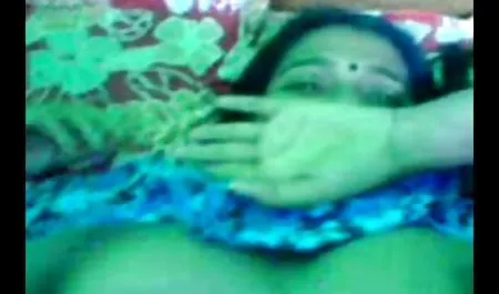 परिपक्व कुतिया एक भव्य blowjob सेक्सी पिक्चर हिंदी में इंग्लिश पिक्चर देता है