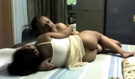 प्यारी उसकी रसीली चूत का हस्तमैथुन सेक्सी पिक्चर वीडियो दिखाएं करती है