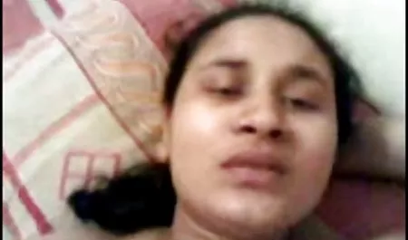 हॉट गोरा सेक्सी नीचे पहनने के कपड़ा पर हिंदी फिल्म दिखाएं सेक्स कोशिश करता है और मुर्गा बेकार है