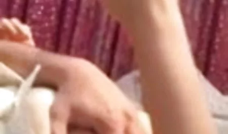 दो सुंदर गोरे लोग एक दूसरे की पसलियों सेक्स पिक्चर हिंदी मै को सहलाते हैं