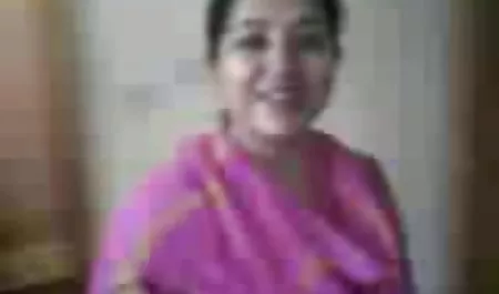 यार ने उसकी चुत को सोफे पर रख दिया और उसकी चूत में झड़ गया पिक्चर वीडियो सेक्सी पिक्चर