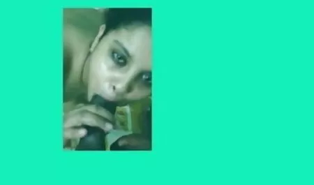 सफेद आदमी बाथरूम में एक सेक्सी वीडियो पिक्चर बताओ काले आदमी को चोदता है