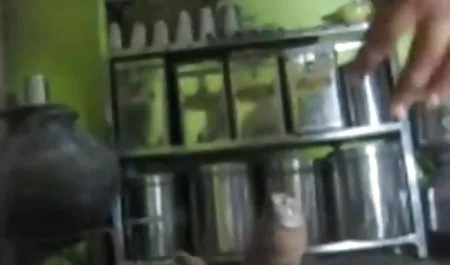 समुद्र तट पर एक सुंदर सेक्सी पिक्चर हिंदी वीडियो मूवी महिला में रखो