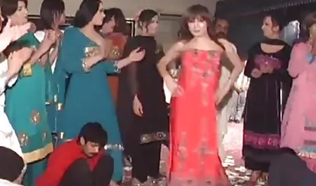 लंबे बालों के साथ कुतिया एक शांत blowjob देता है सेक्स वीडियो पिक्चर फिल्म