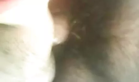 80 के दशक की यंग बेब सेक्स पिक्चर वीडियो के साथ सेक्स की तैयारी कर रही है