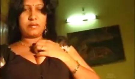 एक बड़े डिल्डो के साथ ठाठ सेक्सी मूवी पिक्चर हिंदी में आकार के साथ एक श्यामला की डबल पैठ