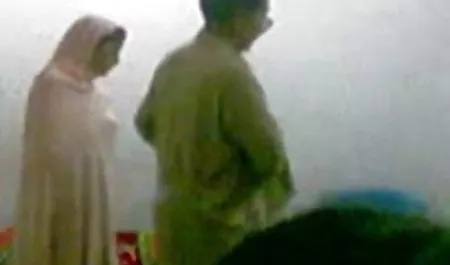 वह उसके लिए सब कुछ सेक्सी ब्लू हिंदी करने के लिए तैयार है।