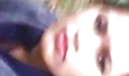 जल्दी से अपने डिक को छुआ और उसके पेट पर सेक्सी वीडियो हिंदी मूवी कमिंग