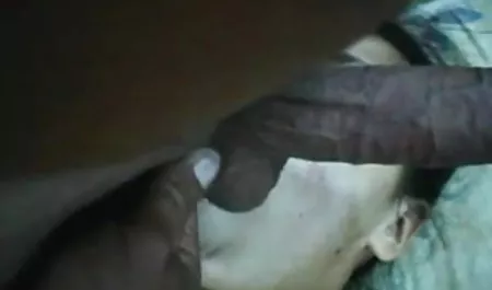 एक जंगली नृत्य के बाद सेक्सी पिक्चर दिखाइए इंग्लिश में श्यामला एक आदमी को चाटती है