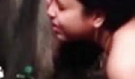 हॉट ब्लोंड हो जाता है डिक में एनल सेक्स की पिक्चर दिखाओ