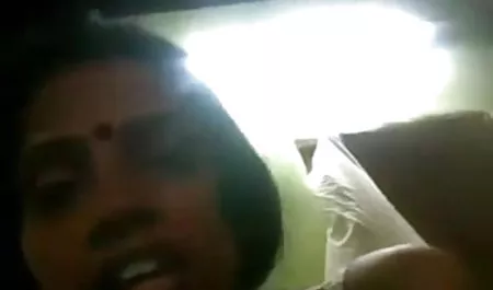 केरी कूल अपनी गांड घुमाता है, मौजोन की बीट के लिए हिंदी में सेक्सी पिक्चर मूवी वह अपने रोल को आगे बढ़ाता है, बयाना में शुरू होता है