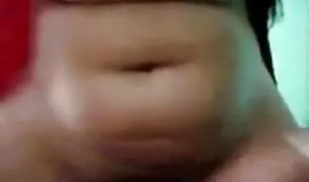 एक आदमी अपनी पत्नी को सोफे पर खड़ा पिक्चर हिंदी में सेक्सी कर देता है