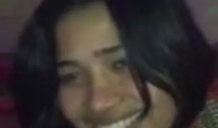 प्रेमी खिलौने के साथ प्रेमिका के छेदों सेक्सी फिल्म बीएफ हिंदी को सहलाता है