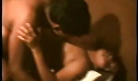 बड़े स्तन के साथ वयस्क एशियाई फूहड़ एक आदमी वीडियो सेक्सी फिल्म हिंदी के लिए एक बड़ा डिक बेकार है और उसे अति-उत्तेजना से गीली बिल्ली देता है!