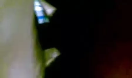 क्यूट ब्लोंड गर्ल उसकी सेक्सी वीडियो फिल्म पिक्चर चूत को सहलाती है