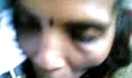 लवली ब्रिटनी खुद को बिस्तर पर राजस्थानी सेक्सी पिक्चर बढ़िया वाली सहलाती है