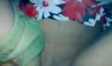 नशे में पुरुषों ने सेक्सी वीडियो पिक्चर दिखाइए सौना में एक समूह सेक्स का मंचन किया