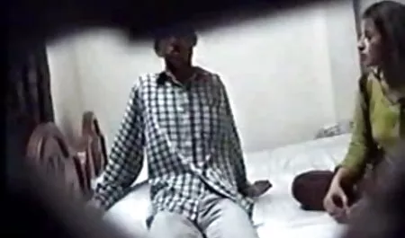 लड़की ने कमाई सेक्स हिन्दी पिक्चर करने का फैसला किया, और साथ ही, यदि संभव हो तो, एक अभिनेत्री के रूप में अपना कैरियर बनाना। हालांकि, कास्टिंग के दौरान, उसने एक निर्देशक को पकड़ा, जिसने उसे गधे में उसकी मुश्किल को फाड़ने के लिए मजबूर किया