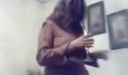 शानदार श्यामला ने आसानी हिंदी फिल्म हिंदी वीडियो सेक्सी से मालिश करने वाले को बहकाया