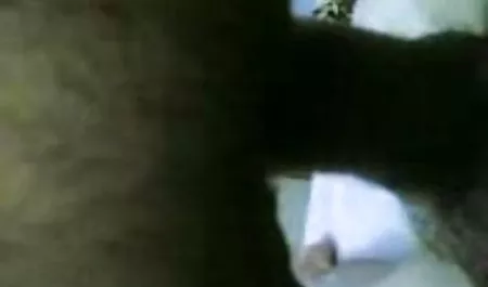 बच्चा फुर्तीला हो गया और अपने चंचल हाथों से एक बड़े चिपके हुए लिंग के वीडियो में सेक्सी पिक्चर वीडियो साथ हस्तमैथुन करने लगा