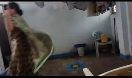 एंजेलीना जोली ने एक परिपक्व व्यक्ति को हिंदी सेक्सी फिल्म पिक्चर बहकाया