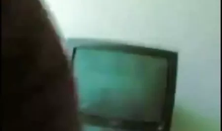 सबसे पहले, लड़के ने एक ठाठ महिला के लिए टोपी को चाटा, और फिर महिला ने अपने मजबूत सेक्सी पिक्चर दिखाइए और मजबूत लिंग को अपने मुंह में ले लिया और एक सुंदर स्तन दिया