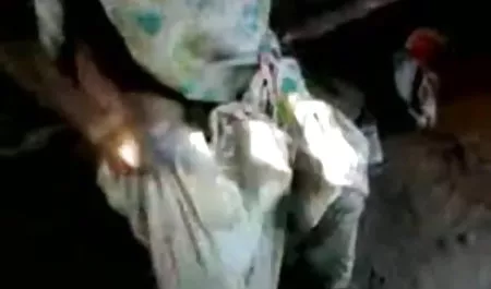 स्टेसी ने उसके सीने और चूत को सेक्सी पिक्चर वीडियो में दिखाइए सहलाया