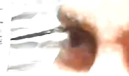 वेश्या एक डिक पर सवारी करती है, और दूसरी उसके मुंह हॉलीवुड सेक्सी पिक्चर हिंदी में में डालती है