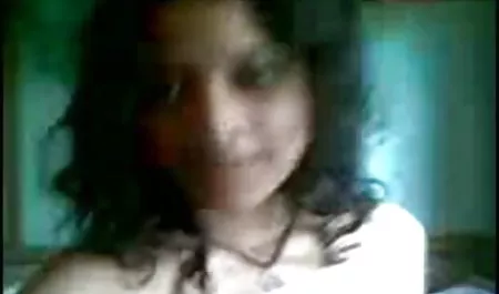 तीनों ने बिस्तर पर मस्ती की। सेक्सी सेक्सी फिल्म हिंदी में