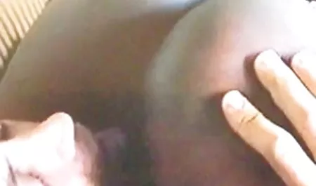 युवा लड़की एक सेक्सी पिक्चर इन हिंदी मुर्गा पर कूदता है और सह निगल जाता है