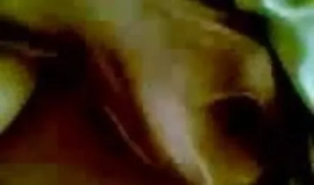 एशियाई समलैंगिक सेक्सी फिल्म बीएफ हिंदी प्रेमिका के अंगों को चाटता है