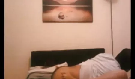 एक उत्साहित समलैंगिक पर सफेद शुक्राणु सेक्सी पिक्चर वीडियो में दिखाइए की बड़ी धारा